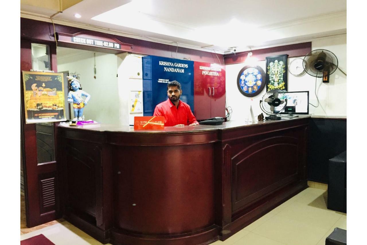 Krishna Gardens Hotel Guruvāyūr Buitenkant foto