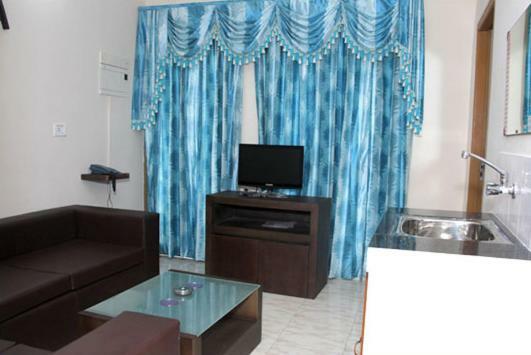 Krishna Gardens Hotel Guruvāyūr Buitenkant foto